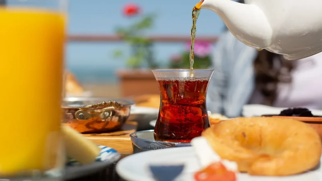 Kahvaltıda Çay İçmek Sağlık Açısından Zararlı mı?